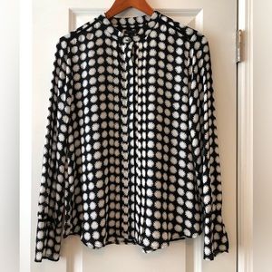 Ann Taylor Women’s Long Sleeve Black & White Blouse Size Medium